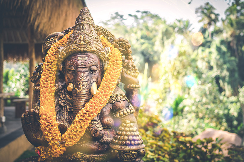 印度的大象头神犍尼萨为印度教及印度神话中的智慧之神、破除障碍之神